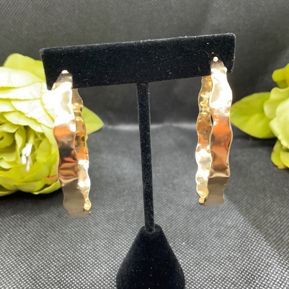 Gold hoop post Earrings